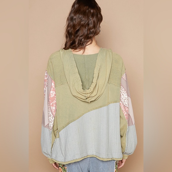 #44 CLOSEOUT FIRM 🌸New! Pol Gorgeous Oversized Peace Application  W/ Hood - Picture 6 of 6